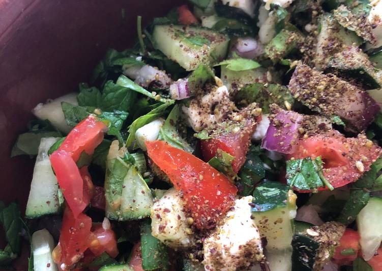 Steps to Prepare Any-night-of-the-week Za’atar salad (can be vegan)