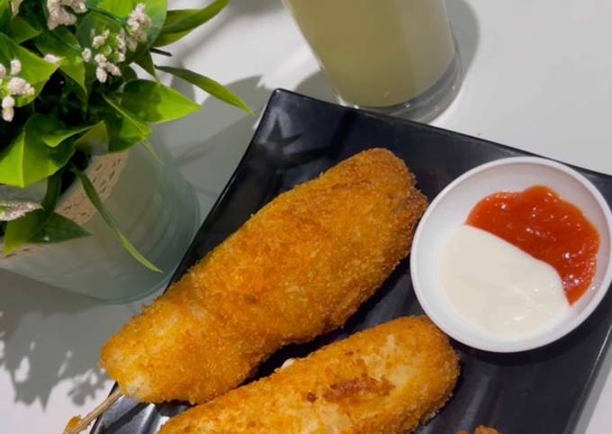 Cara membuat CornDog Isi Sosis dan mozarella Gampang dan Enak Cara membuat CornDog Isi Sosis dan mozarella Gampang dan Enak