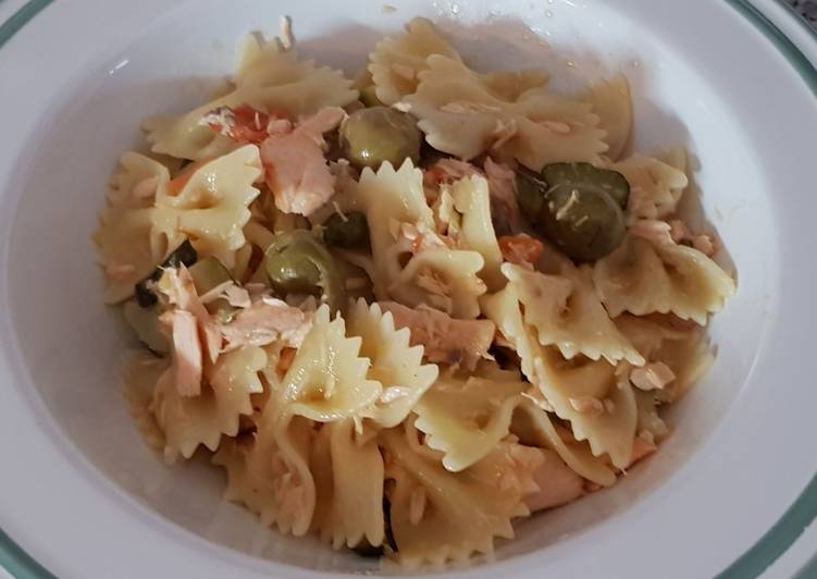 Farfalle con TRANCI di salmone e verdure 🐟🥒🥕🎄