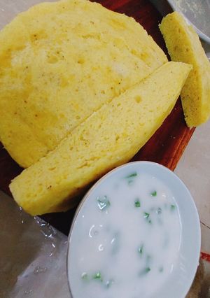 A picture of Banana Steamed Rice Cake (Bánh bò chuối).