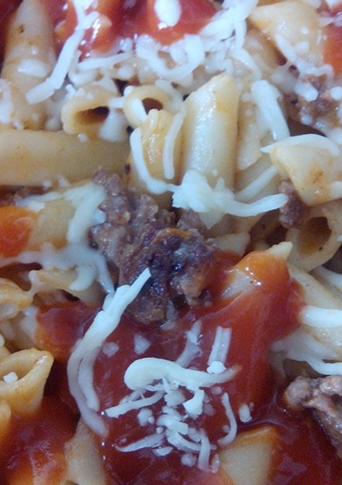 Una foto de Macarrones con carne picada y queso mozzarella