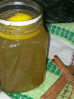 A picture of Cinnamon lemon drink.