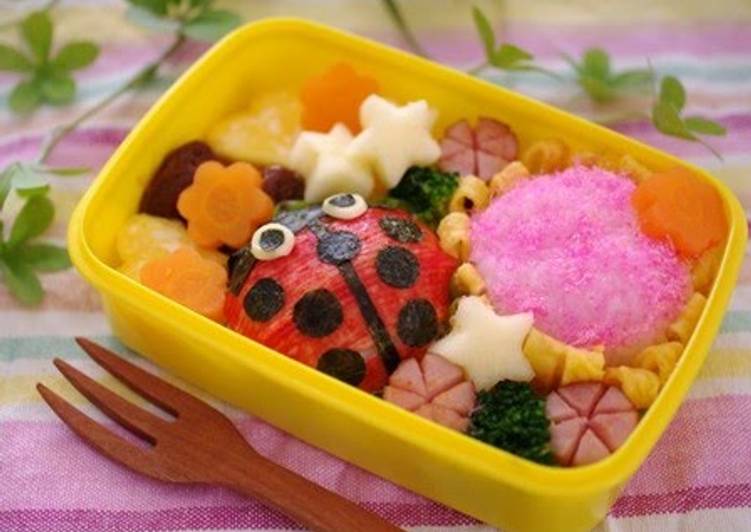 Recipe of Super Quick Ladybug Onigiri Bento