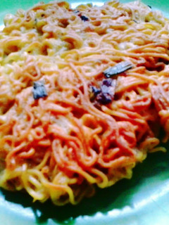 A picture of Noodles Omelettes.