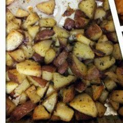 A picture of Red roasted baked potatoes.