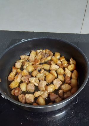 Hình của món Thịt cháy cạnh.