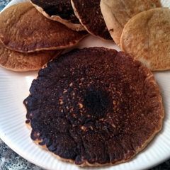 A picture of apple cinnamon pancakes.
