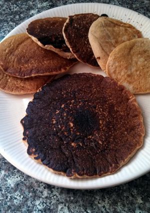 A picture of apple cinnamon pancakes.