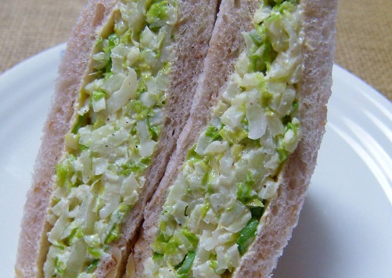 Sandwich with Lots of Chinese Cabbage