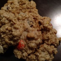 A picture of Monster Cookies.