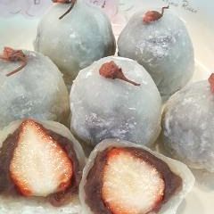 A picture of Strawberry Daifuku (Rice Cakes with Bean Jam).