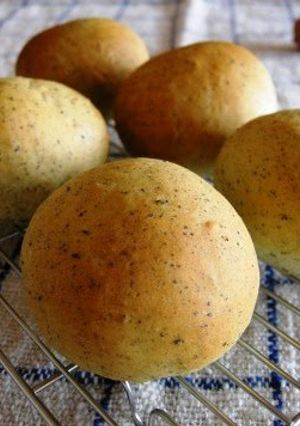 A picture of Sweet Smelling Green Tea Fluffy Bread Rolls.