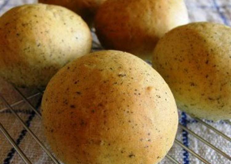 Steps to Prepare Super Quick Homemade Sweet Smelling Green Tea Fluffy Bread Rolls