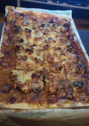 Une photo de Pizza poulet barbecue