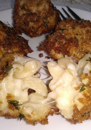 A picture of Fried Mac and Cheese Bites......