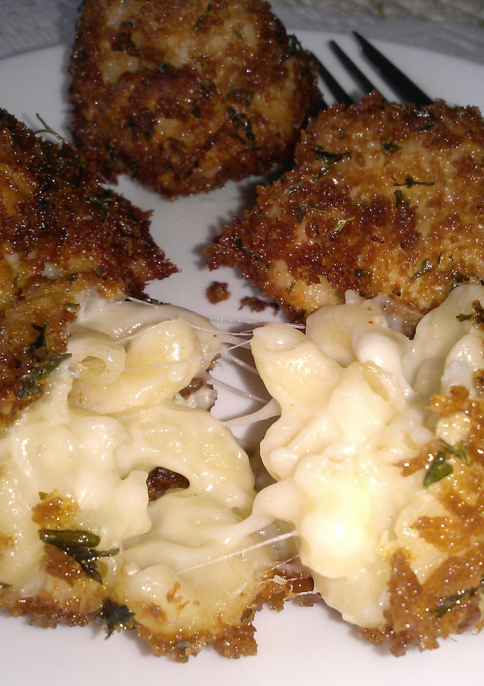 A picture of Fried Mac and Cheese Bites......