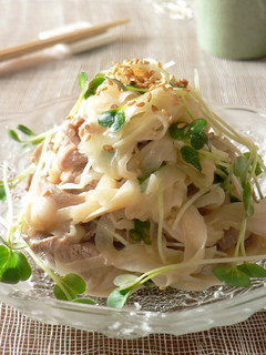A picture of Sweet Onion and Pork Salad with Garlic and Mayo.