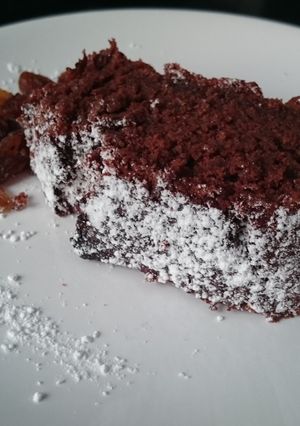 A picture of Banana - chocolate cake.