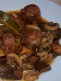 Albóndigas con níscalos y champiñones