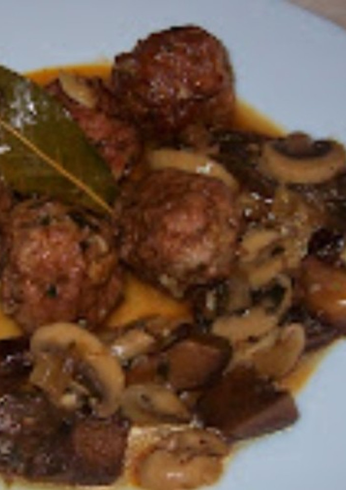 Una foto de Albóndigas con níscalos y champiñones