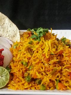 મુંબઈ ના ફેમસ તવા પુલાવ (Mumbai Famous Tava Pulao Recipe In Gujarati) રેસીપી મુખ્ય ફોટો