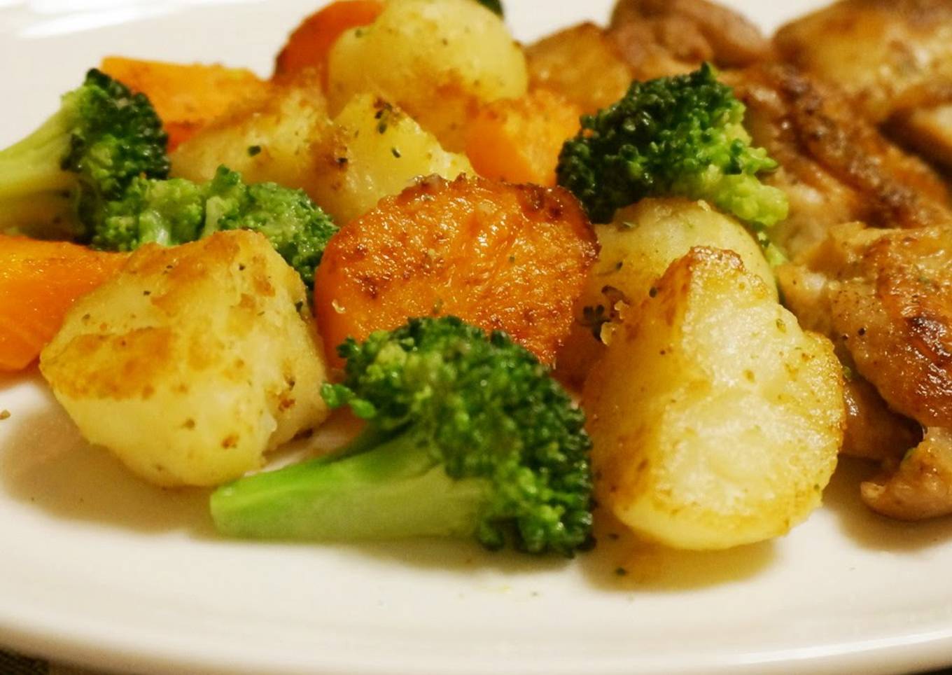 Simple Way to Prepare Award-winning Root Vegetable and Broccoli Grill