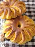 Flower Shaped Bread with Kabocha Squash Paste