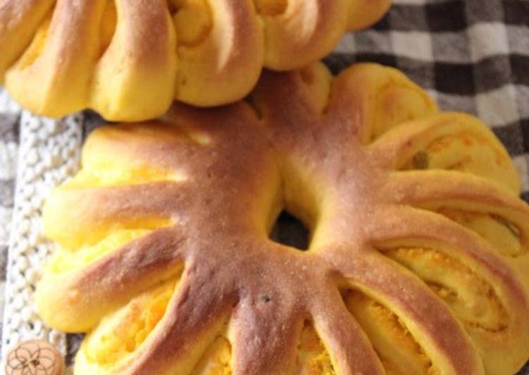 Recipe of Super Quick Homemade Flower Shaped Bread with Kabocha Squash Paste