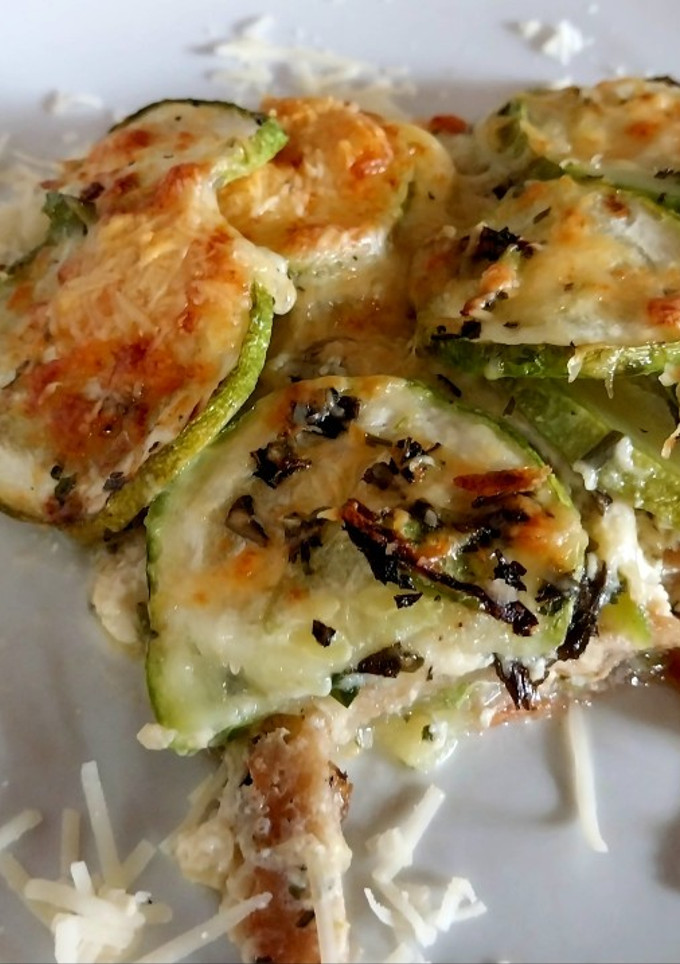 Una foto de "Pastel" de zucchini y seitán. ♻️