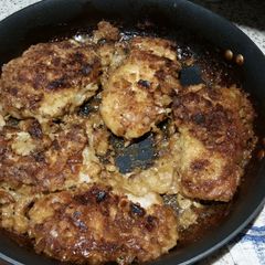 A picture of Mom's milk pork chops.