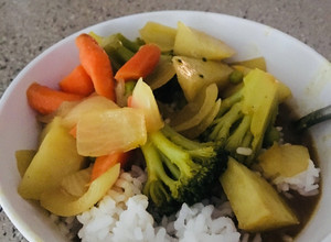 簡易-素燉菜【40分鐘】【中式】【家常菜】【下飯】【清冰箱料理】 的食譜成品照片