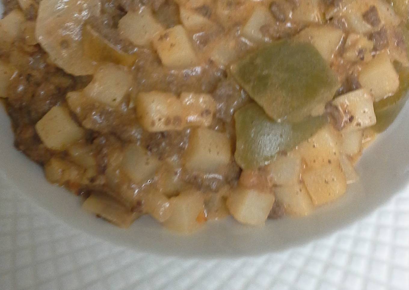 Light frying pan with beef and minced meat