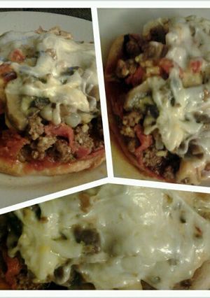 A picture of YMUSTUHATE my UpSide Down Mini Pizza.