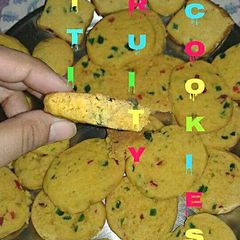A picture of Tutti Fruiti Cookies without oven.