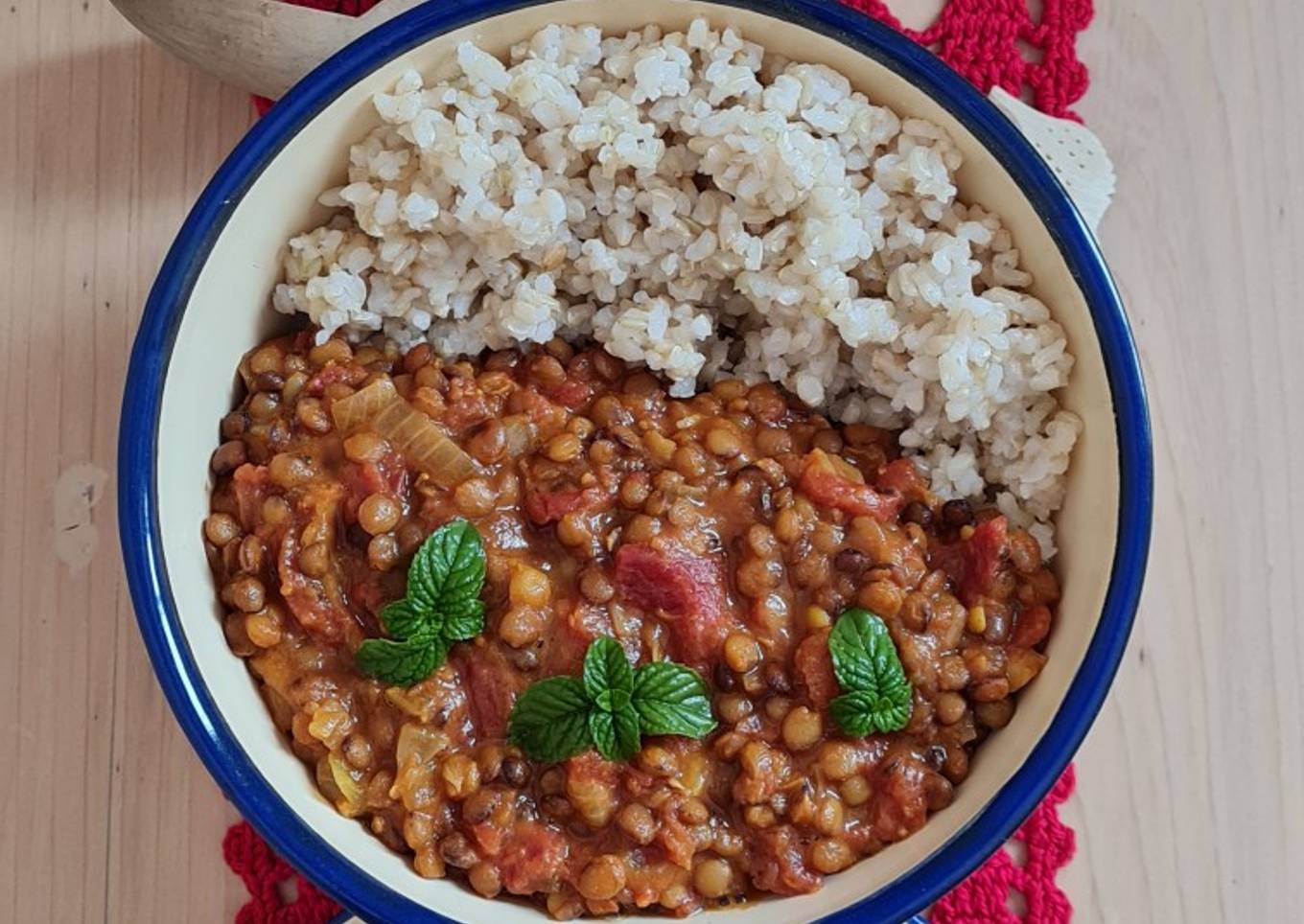 Lentejas al curry con arroz yamaní
