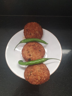 શકકરિયા ની કટલેસ (Sweet Potato Cutlet Recipe In Gujarati) રેસીપી મુખ્ય ફોટો