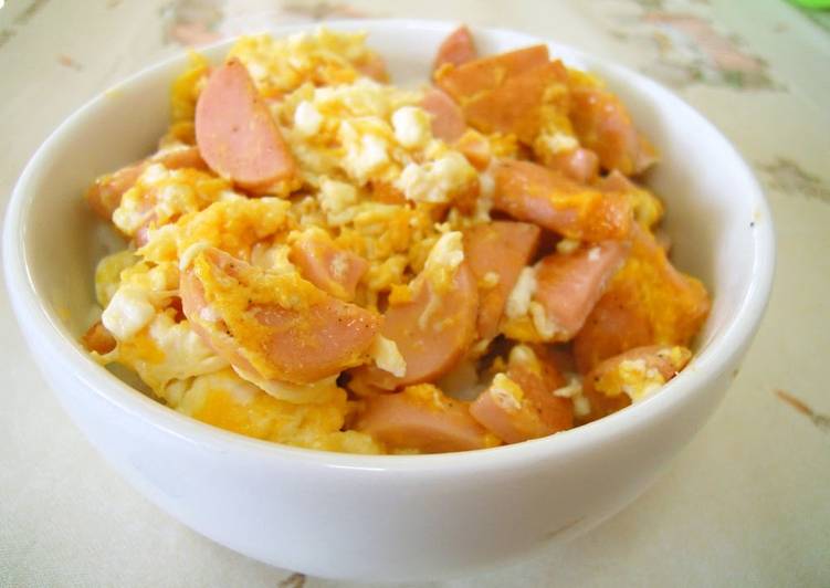 Simple Way to Make Any-night-of-the-week Rice Bowl with Fish Sausage in Scrambled Eggs