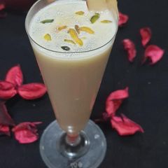 A picture of Apple milk shake.