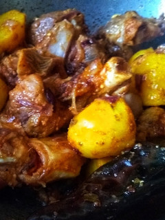 A picture of Dry mutton curry.