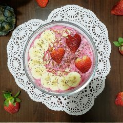 A picture of Strawberry-Beetroot-Banana Smoothie Bowl.