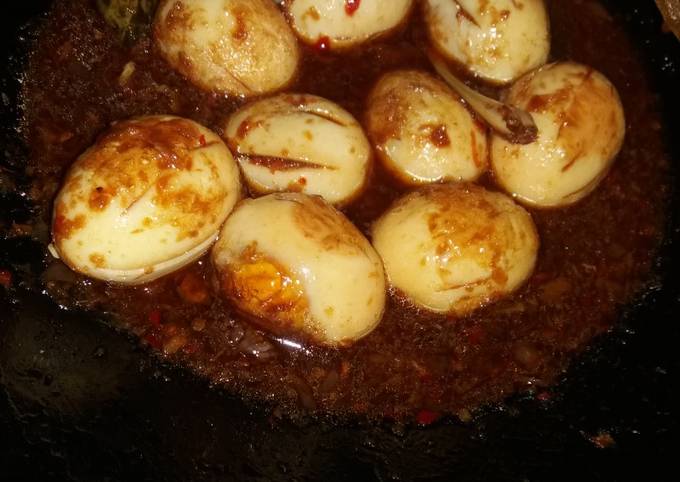 Wajib coba! Resep bikin Telur balado pedas manis  sesuai selera