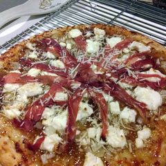 A picture of Sweet and salty pizza.