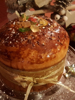 Una foto de Panettone clásico (Pan dulce de Navidad)