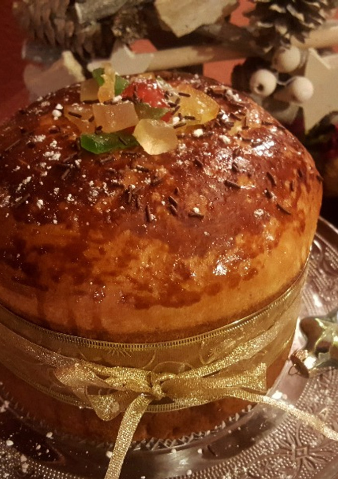 Una foto de Panettone clásico (Pan dulce de Navidad)