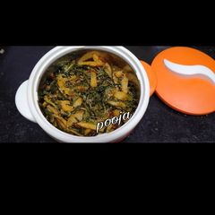A picture of Dhaba style crispy ladyfinger with crispy potatoes.