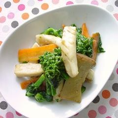 A picture of Chinese Stir-Fried Nanohana and Squid.