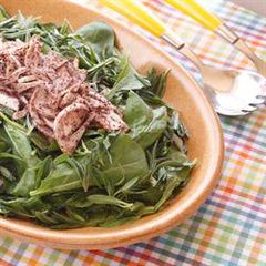 A picture of Arugula and thyme salad - salatet rocca w zaatar.