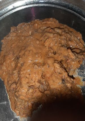 A picture of Chicken in milk.