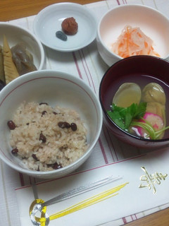 A picture of Hamaguri Clam Clear Broth Soup (for your child's first meal celebration).