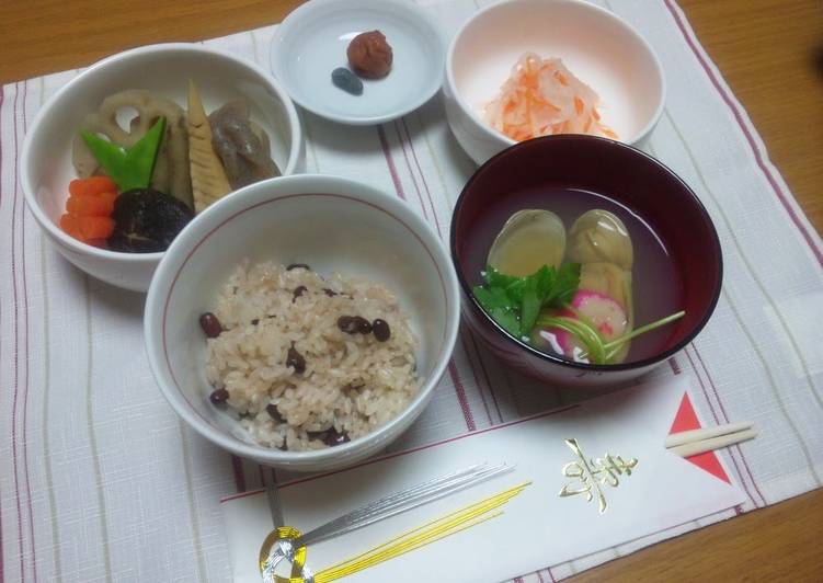 Hamaguri Clam Clear Broth Soup (for your child's first meal celebration)